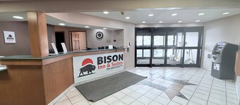 Bison Inn & Suites on University