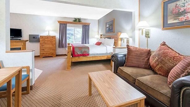 Unclassified image, 1 of 5, button - Ramada Limited Bismarck Northeast (Bismarck)