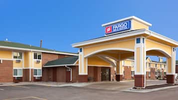 Fassade der Unterkunft – Abend/Nacht