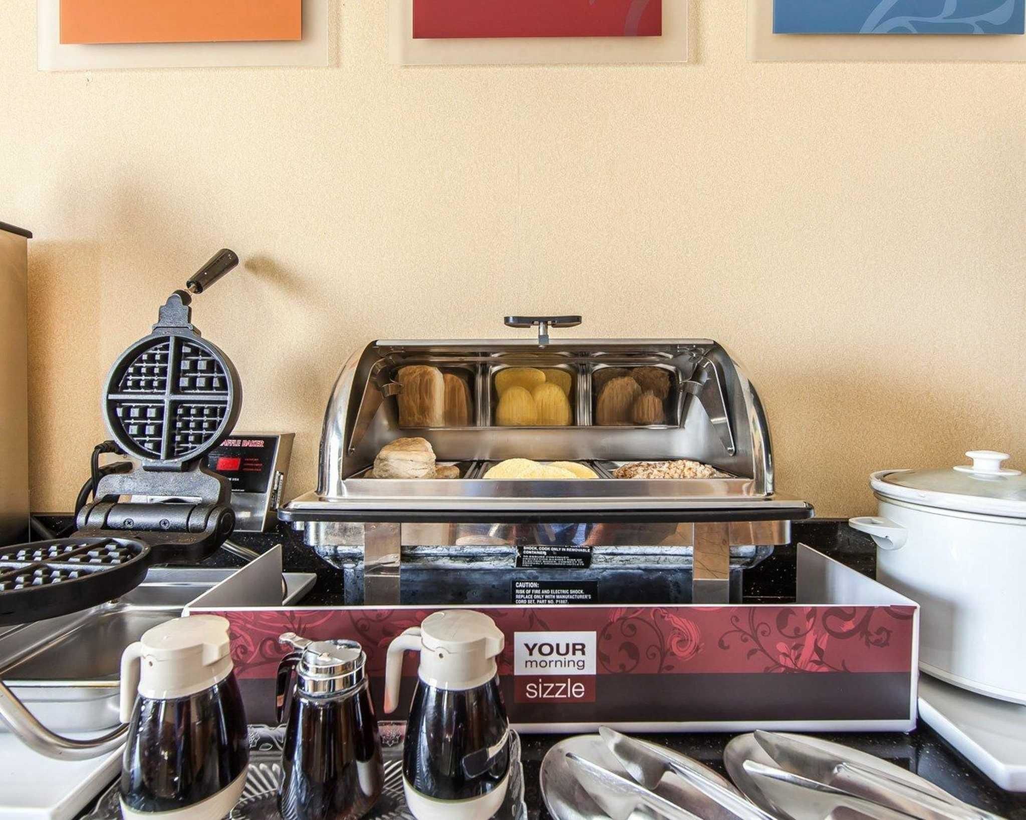 free buffet breakfast