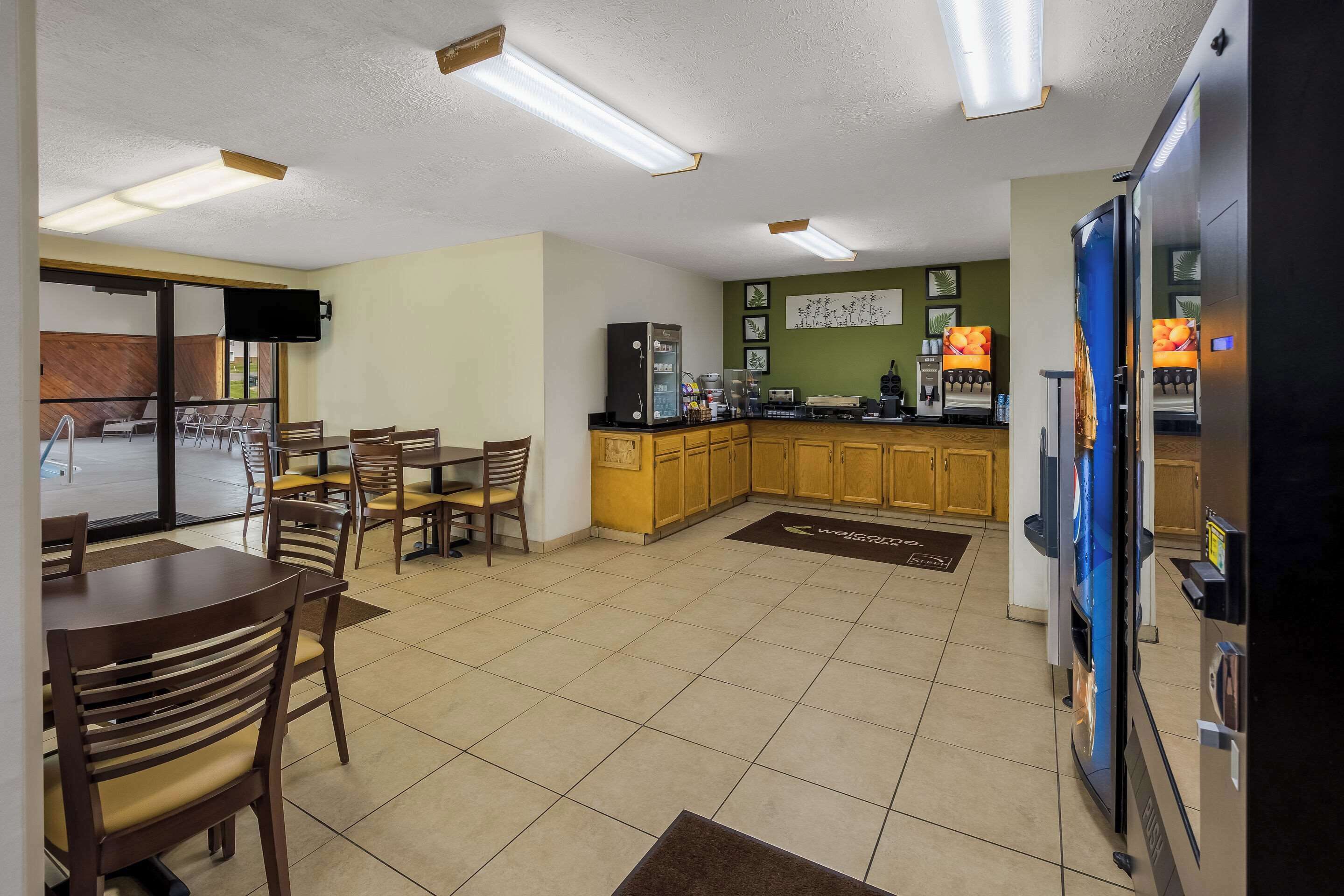 free daily continental breakfast