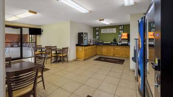 Free daily continental breakfast