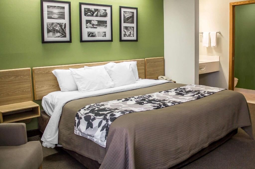 In-room safe, desk, laptop workspace, blackout drapes