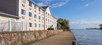 Comfort Inn River's Edge