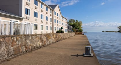 Comfort Inn River's Edge