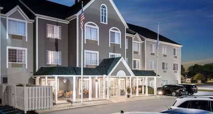 Country Inn & Suites by Radisson, Toledo, OH