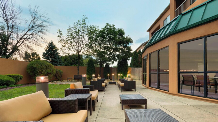 Courtyard by Marriott Akron Fairlawn