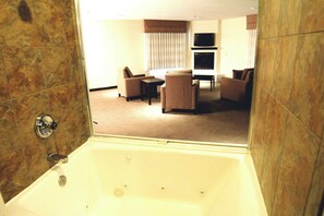 Caja de seguridad en la habitación y escritorio 