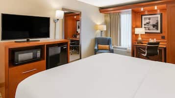 Kamer, 1 queensize bed, toegankelijk voor mindervaliden, niet-roken | Hypoallergeen beddengoed, een bureau, een strijkplank/strijkijzer