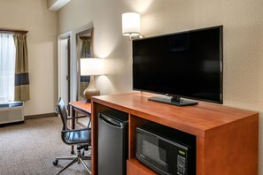 Suite, Nichtraucher | Allergikerbettwaren, Schreibtisch, Bügeleisen/Bügelbrett