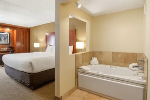 Hypo-allergenic bedding, desk, iron/ironing board, free cots/infant beds - Comfort Inn Oxford - University Area (Oxford)