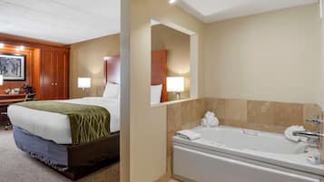 Standard Room, 1 King Bed, Non Smoking, Hot Tub | Hypo-allergenic bedding, desk, iron/ironing board, free cots/infant beds