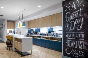 Free daily continental breakfast 