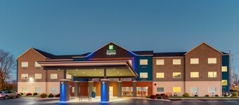 Holiday Inn Express Cincinnati North - Monroe by IHG