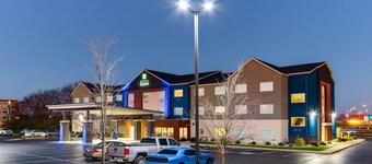 Holiday Inn Express Cincinnati North - Monroe by IHG