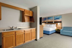 Studio Suite, 1 King Bed, Non Smoking | Desk, laptop workspace, blackout drapes, iron/ironing board