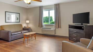 Desk, laptop workspace, iron/ironing board, free WiFi