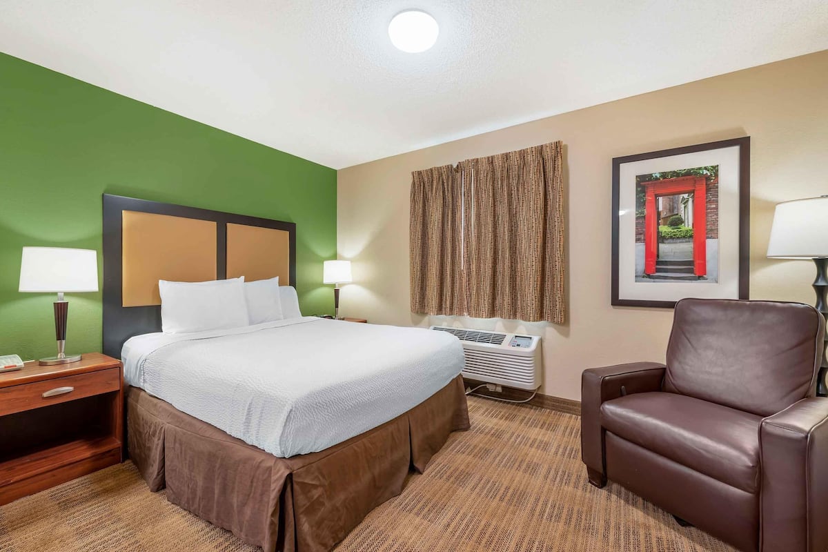 Studio, 1 Queen Bed, Non Smoking