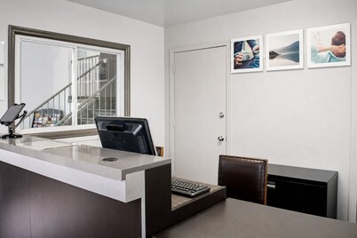 Studio Lodge Springdale Cincinnati 