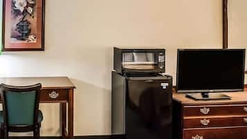 Room, 1 King Bed, Accessible, Non Smoking | In-room safe, blackout drapes, iron/ironing board, free WiFi