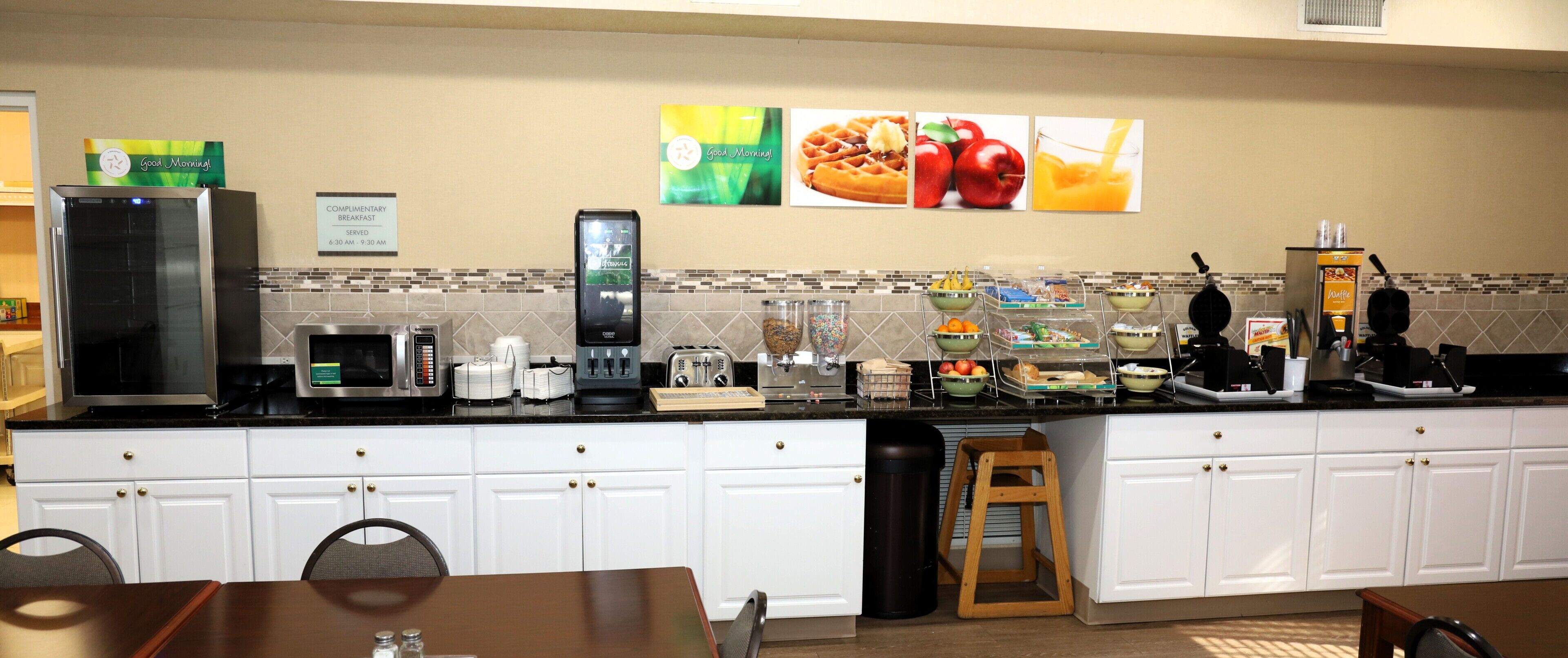 Free daily continental breakfast 