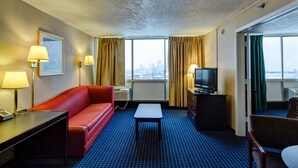 Room, 1 King Bed, Non Smoking - University Hotel & Suites (Cleveland)
