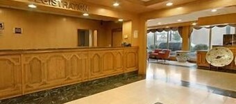 University Hotel & Suites