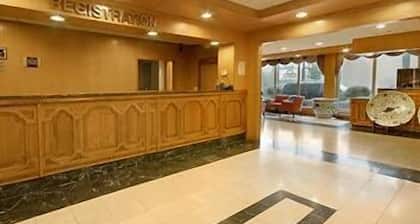 University Hotel & Suites