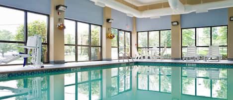 Indoor pool, pool loungers