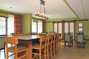 Restaurant - Hampton Inn Wooster (Wooster)