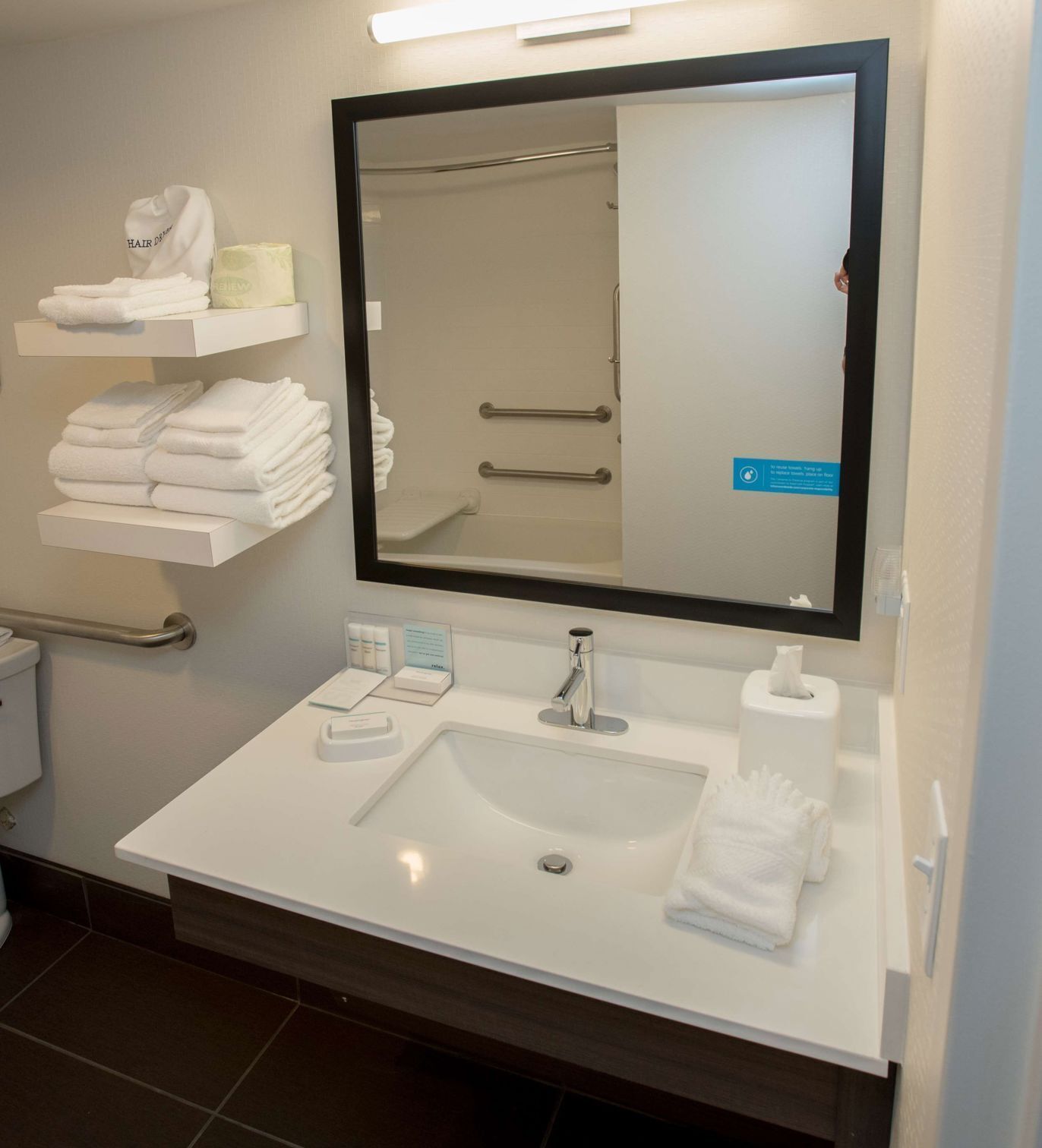 Bagno | Combinazione doccia/vasca, set di cortesia gratuito, asciugacapelli