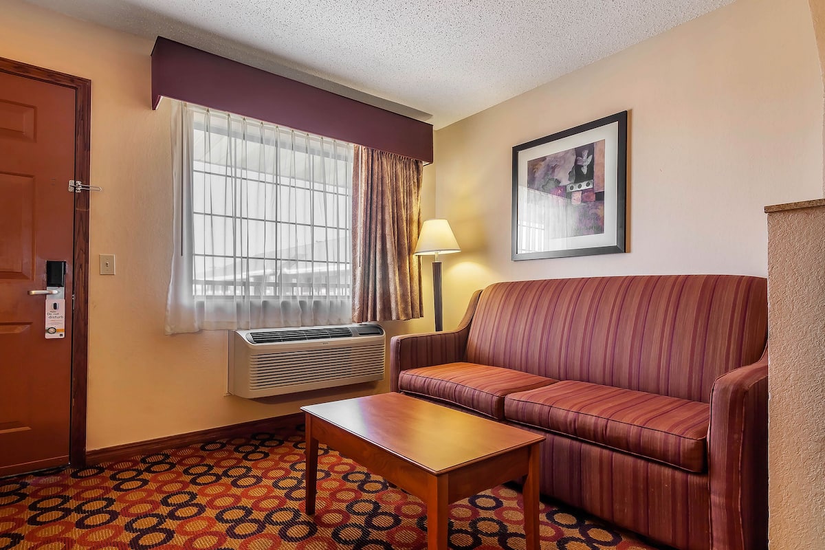 In-room safe, desk, iron/ironing board, free cots/infant beds
