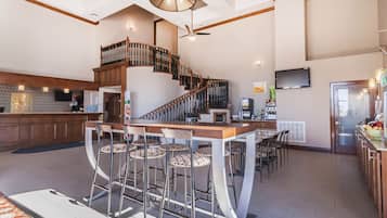 Free daily continental breakfast