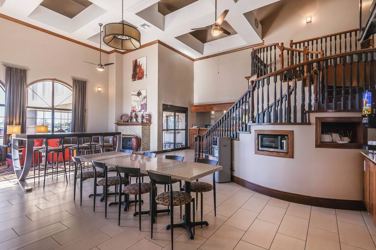 free daily self-service breakfast