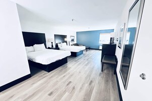 办公桌、笔记本电脑工作区、熨斗/熨衣板、免费 WiFi