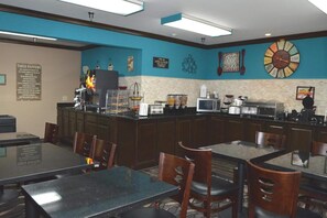 Free daily self-serve breakfast - Baymont by Wyndham Ardmore I-35 (Ardmore)