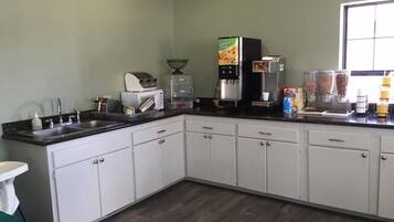 Coffee/tea maker