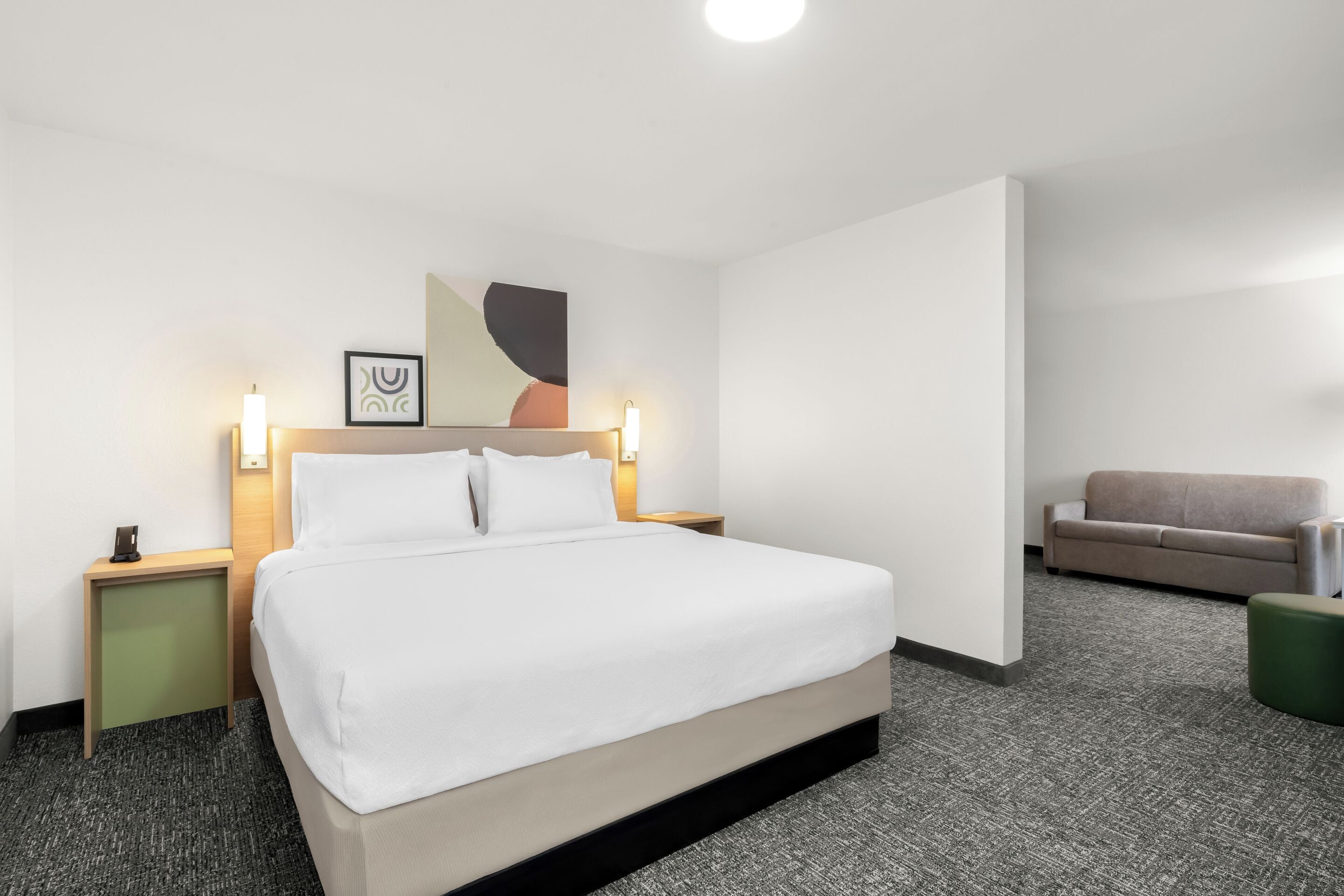 Habitación, 1 cama King size y sofá cama | Muebles diferentes, tabla de planchar con plancha y wifi gratis 