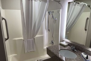 Combined shower/bathtub, free toiletries, hair dryer, towels