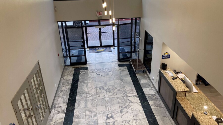 Days Inn & Suites by Wyndham Tahlequah