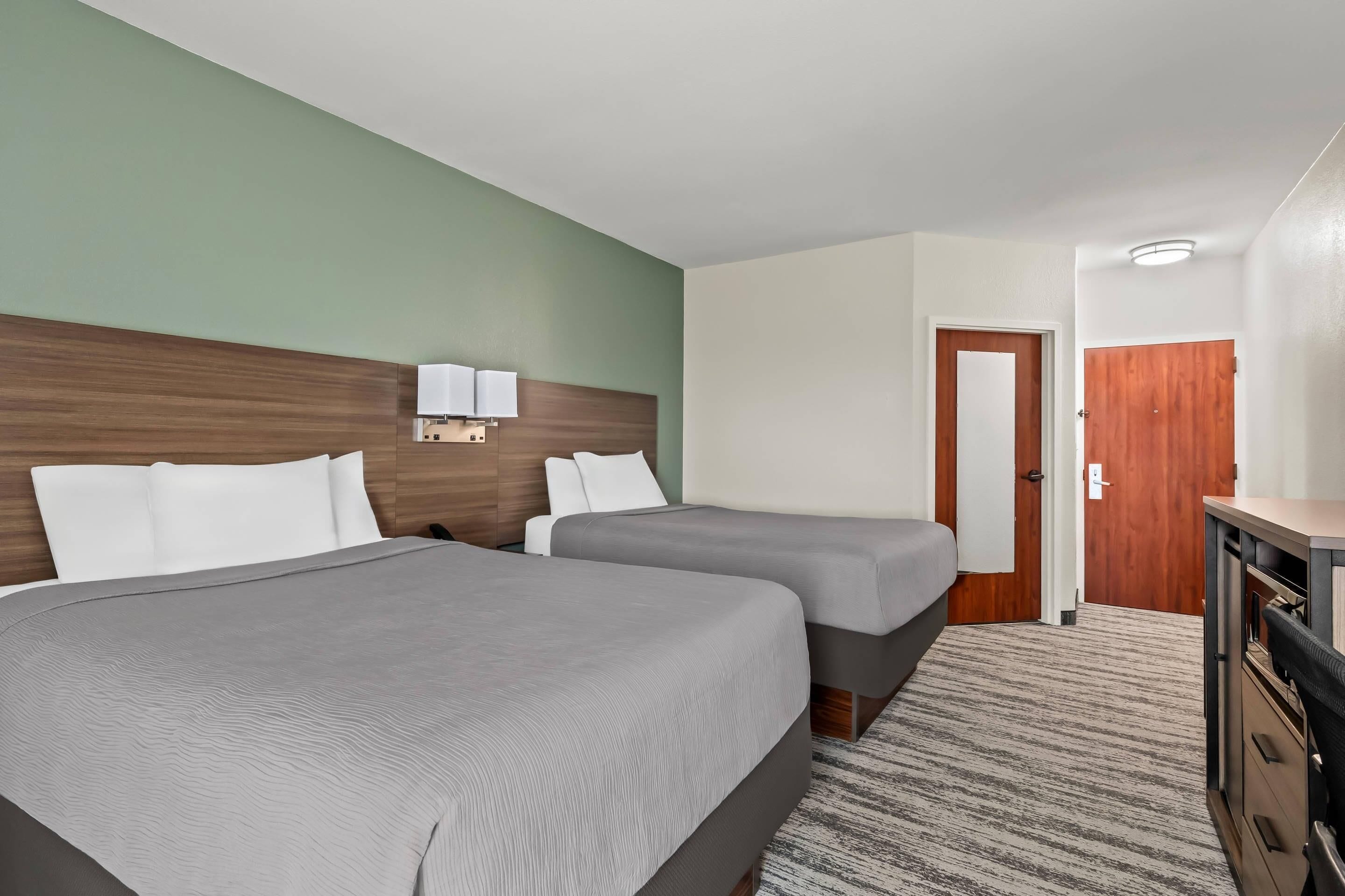 Bureau, espace de travail pour ordinateur portable, rideaux occultants