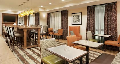 Hampton Inn Shawnee