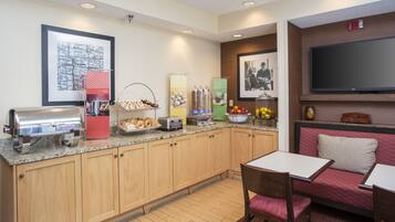 Free daily continental breakfast