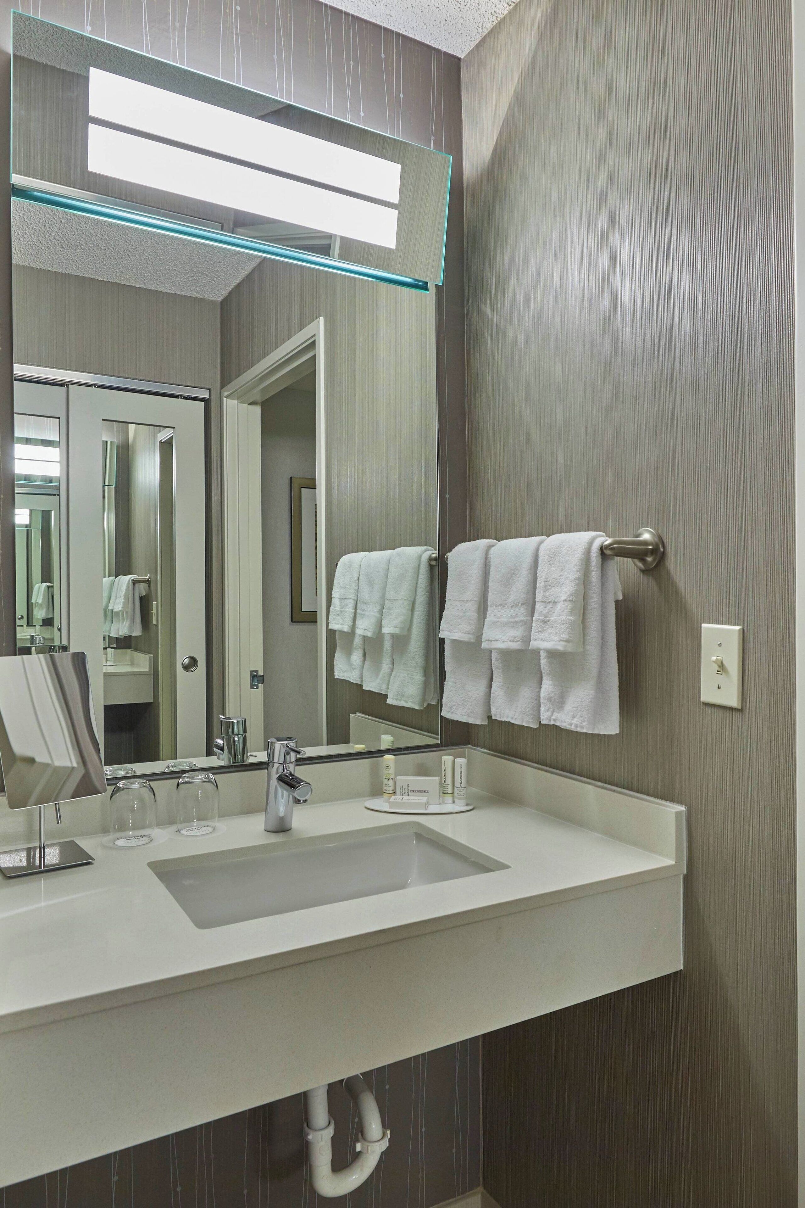 combined shower/bathtub, free toiletries, hair dryer, towels