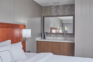 Junior Suite, 1 King Bed | Hypo-allergenic bedding, in-room safe, desk, laptop workspace