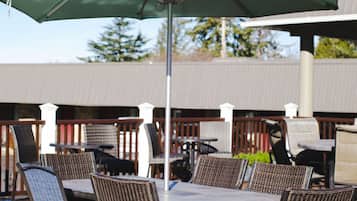 Een seizoensgebonden buitenzwembad