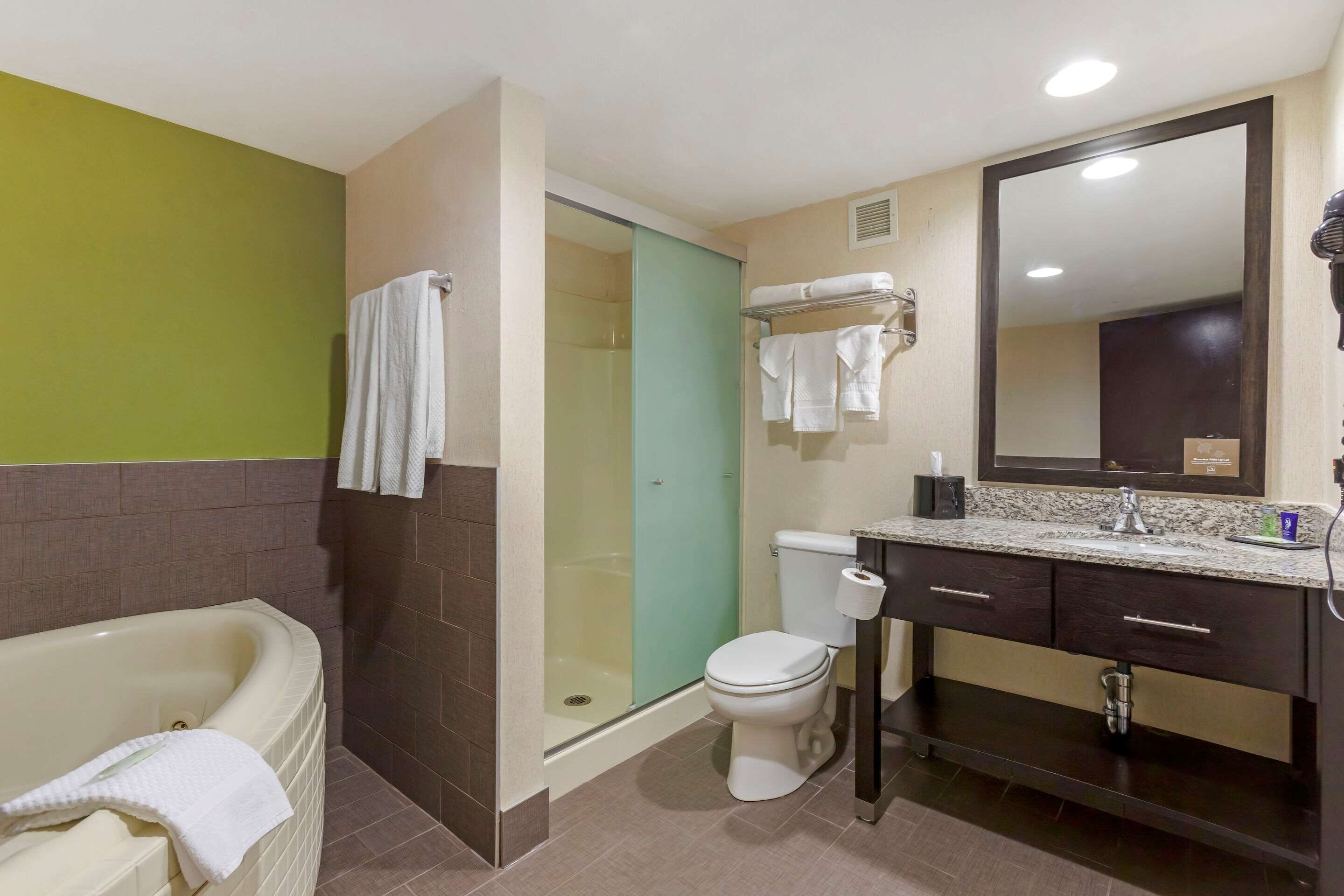 desk, iron/ironing board, free cots/infant beds, rollaway beds