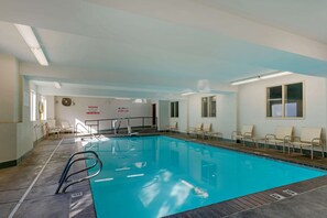 Piscine intérieure