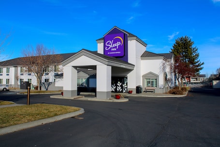 Exterior. Sleep Inn Bend Crossroads Plaza