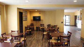Free daily self-serve breakfast